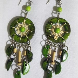 Green dreamcatcher earing
